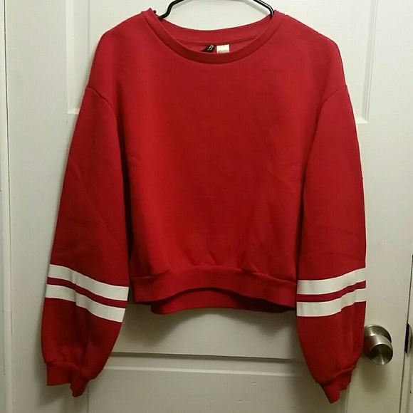 Divided Tops - Red cropped sweatshirt